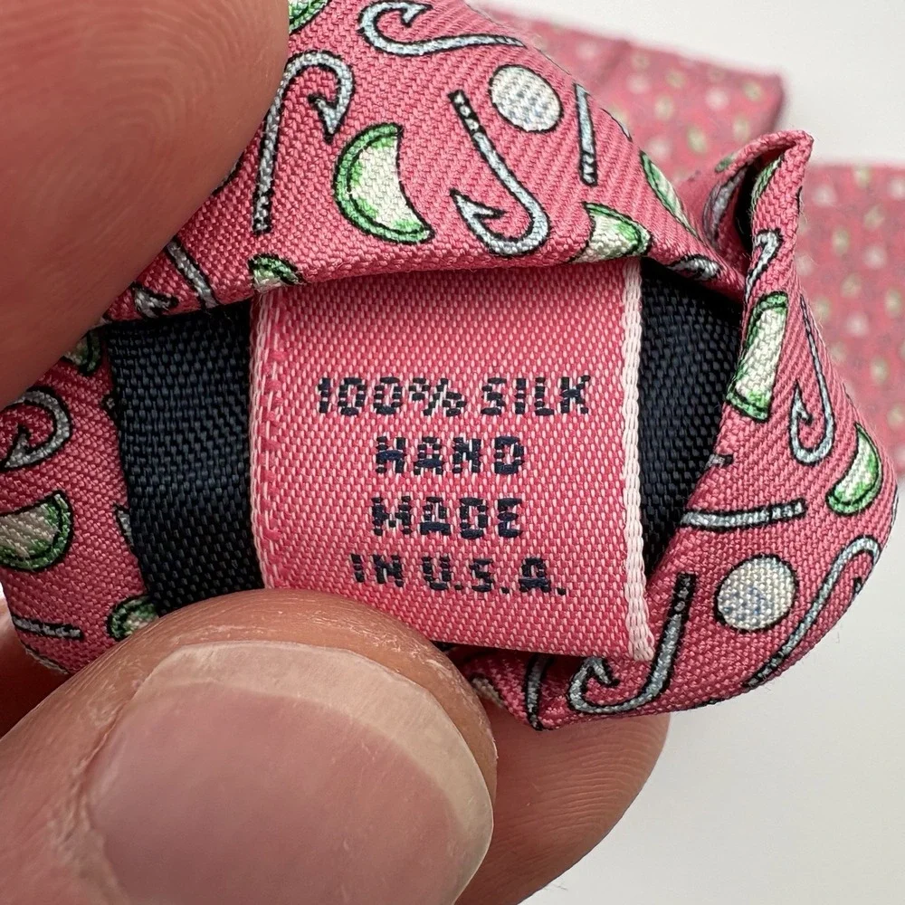 Vineyard Vines Tie Mens Pink Golf Clubs Balls‎ Fish Hooks Preppy Silk Necktie